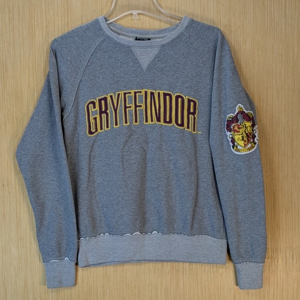 Harry Potter Gryffindor Sweatshirt Size S Universal Studios Gray Crest Pullover